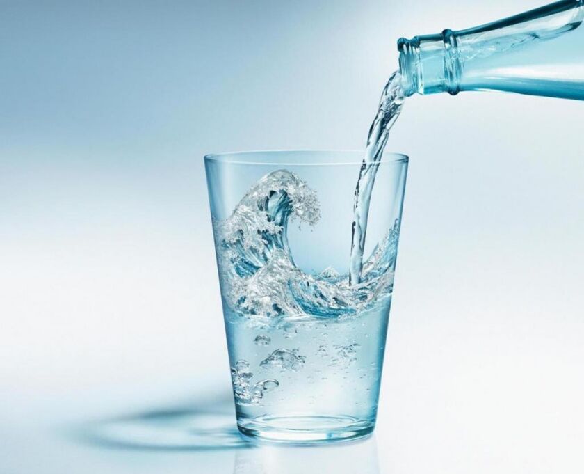 Med pitno dieto morate piti veliko čiste vode